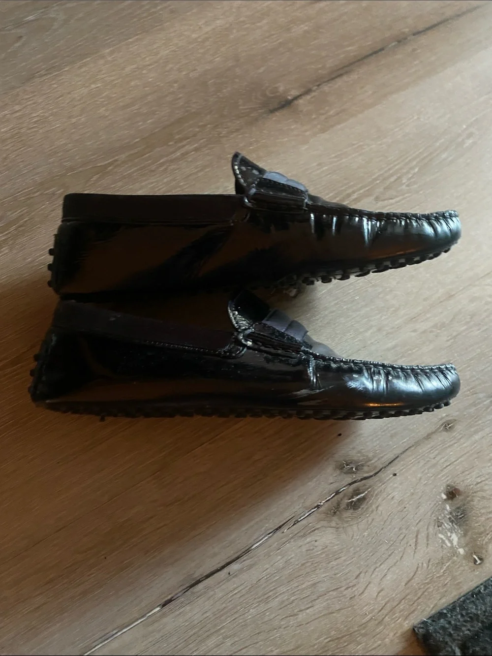 Tods black pat&leather sz8 driver